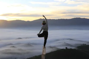 Experience the Magic of Cloud Hunting at Doi Vo Uu: The Ultimate Balcony View Over Bao Loc’s Sea of Clouds in Vietnam - image 4
