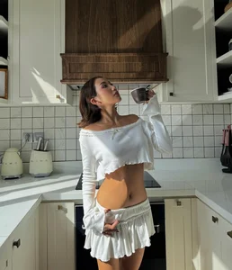 Huyen 2k4 and the Venus Dimple Aesthetic: Redefining Gen Z Home Fashion and Lifestyle Photography - image 9