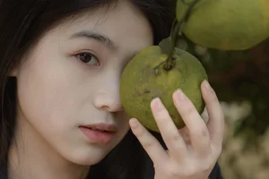 Captivating Portrait Series: YiTuYu Art Language Vol.10353 featuring Guo Zi - image 3