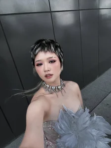 Capturing the Elegance of Suni Ha Linh and Chi Pu: Iconic Fashion and Mesmerizing Visuals from Asia’s Top Pop Icons - image 2
