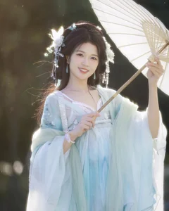 Capturing the Elegance of Suni Ha Linh and Chi Pu: Iconic Fashion and Mesmerizing Visuals from Asia’s Top Pop Icons - image 0