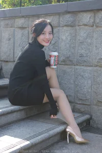 Wan Ping for IESS: Sophisticated Urban Style in the Black Hip-Hugging Skirt Collection - image 45