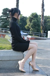 Wan Ping for IESS: Sophisticated Urban Style in the Black Hip-Hugging Skirt Collection - image 59