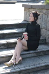 Wan Ping for IESS: Sophisticated Urban Style in the Black Hip-Hugging Skirt Collection - image 49