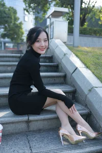 Wan Ping for IESS: Sophisticated Urban Style in the Black Hip-Hugging Skirt Collection - image 17