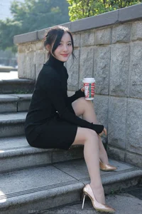 Wan Ping for IESS: Sophisticated Urban Style in the Black Hip-Hugging Skirt Collection - image 39