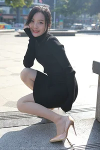 Wan Ping for IESS: Sophisticated Urban Style in the Black Hip-Hugging Skirt Collection - image 36