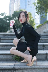 Wan Ping for IESS: Sophisticated Urban Style in the Black Hip-Hugging Skirt Collection - image 77