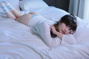 Cozy Aesthetic Portrait Series: SWEETBOX Yui in Teddy Bear Part01 – Soft Loungewear and Cute Indoor Photography Inspiration - image 3