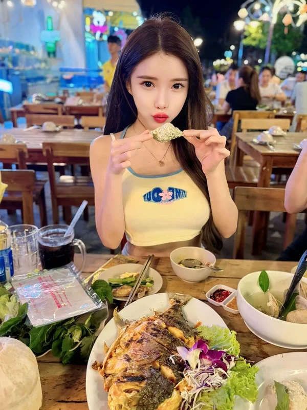 Malaysian DJ Amber Na Captivates Fans During Recent Vietnam Vacation and Photo Shoot