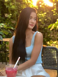 Bui Quynh Hoa vs. Huong Ly: Comparing the Everyday Beauty of Vietnam’s Pageant Stars - image 3