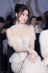 Discover the Seductive and Elegant Fashion Journey of Runner-Up Phuong Nhi - image 9