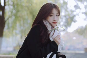 Ethereal Beauty in the Park: Yu Er in Art Language Vol.6251 - image 20