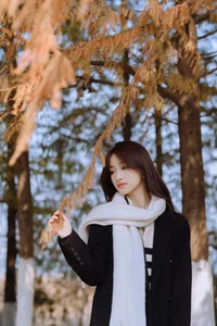 Ethereal Beauty in the Park: Yu Er in Art Language Vol.6251 - image 16