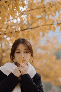 Ethereal Beauty in the Park: Yu Er in Art Language Vol.6251 - image 14