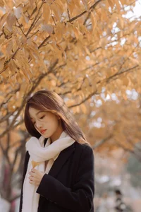 Ethereal Beauty in the Park: Yu Er in Art Language Vol.6251 - image 18