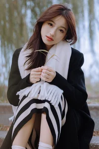 Ethereal Beauty in the Park: Yu Er in Art Language Vol.6251 - image 17