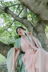 Stunning Portrait of Yu Han: YiTuYu Art Language Vol.6466 Photography Collection - image 1