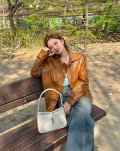 Radiating Youth: The Viral Comedy Star Whose Timeless Beauty Captivates Millions Online - image 8