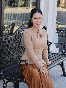 Discovering Elegant Beauty with a Radiant Smile: A Captivating Fashion Style that Turns Heads. - image 1