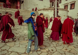 Miss Giáng My Ageless Beauty and Spiritual Journey in Tibet - image 3
