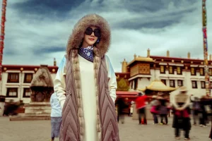 Miss Giáng My Ageless Beauty and Spiritual Journey in Tibet - image 4