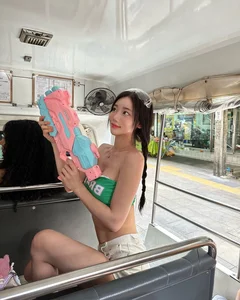 Korean Influencers Celebrate Songkran: Bold Fashion and Cultural Fusion in Thailand - image 0
