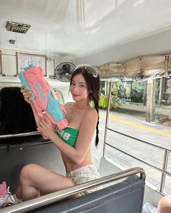 Korean Influencers Celebrate Songkran: Bold Fashion and Cultural Fusion in Thailand - image 9