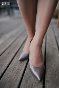 Xiaoxue Professional Office Style in Nude Stockings and Stilettos - IESS Sizubendang 025 - image 25