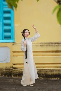 Elegant White Modern Ao Dai: A Timeless Vietnamese Tradition for Minimalist Street Style and Cultural Travel Inspiration - image 6