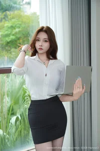 Elegant Lifestyle Photography Featuring Xiao Na Bi: XiuRen No.10898 Collection of Modern Style and Sophistication - image 18