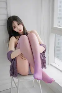 Coser Xuan Xiao Xue Jie Part 02: Discover Alluring Beauty in a Seductive Purple Outfit. - image 8