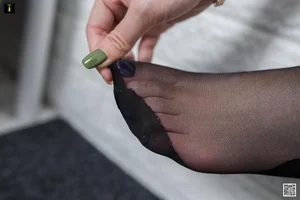 IESS Xiao Shan - Retro Mid-Tube Socks Fashion Photography Gallery - image 53