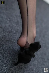 IESS Xiao Shan - Retro Mid-Tube Socks Fashion Photography Gallery - image 79