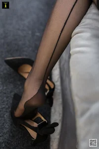 IESS Xiao Shan - Retro Mid-Tube Socks Fashion Photography Gallery - image 76