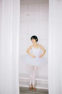 Bold and Beautiful: Feng Mu Mu AINY in YiTuYu Art Language Vol.5262 - image 8