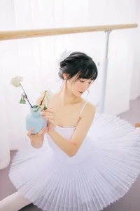 Bold and Beautiful: Feng Mu Mu AINY in YiTuYu Art Language Vol.5262 - image 16