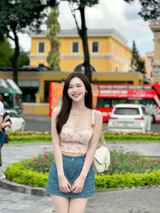 Rising Beauty Pageant Star Gains Attention for Striking Resemblance to Miss Vietnam Dang Thu Thao - image 8