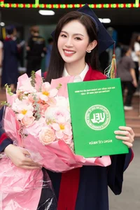 Rising Beauty Pageant Star Gains Attention for Striking Resemblance to Miss Vietnam Dang Thu Thao - image 12