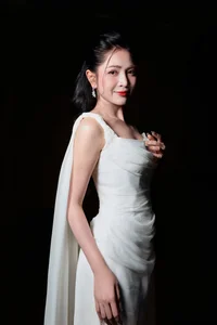 Ethereal elegance in white: A cinematic portrait - image 12