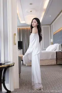 XiuRen No.10445: Yu Zi Jiang Fish – Serene Elegance in Delicate Loungewear - image 8