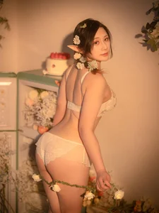 Stunning Zyra Aki Cosplay Photography: The Blossoms Series (繁花) - Elegant Traditional Aesthetic Portraits and High-Quality Fashion Inspiration - image 4