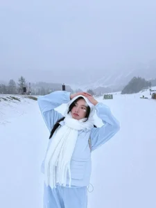 Vietnamese Stars Dieu Nhi and My Tam Shine in Elegant Lunar New Year Fashion - image 2