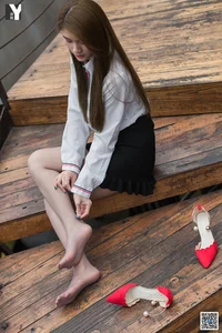 Elegant Professional Style: IESS Model Yu Xi in My Real Estate Consultant Photo Series - image 15