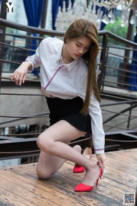 Elegant Professional Style: IESS Model Yu Xi in My Real Estate Consultant Photo Series - image 29