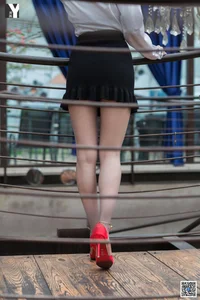 Elegant Professional Style: IESS Model Yu Xi in My Real Estate Consultant Photo Series - image 63