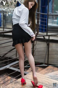 Elegant Professional Style: IESS Model Yu Xi in My Real Estate Consultant Photo Series - image 76