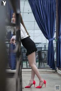 Elegant Professional Style: IESS Model Yu Xi in My Real Estate Consultant Photo Series - image 12