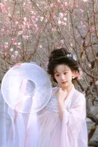 Ethereal Hanfu Beauty: Rui Rui Cai Bu Shi Cai Gou Shines in YiTuYu Vol.8619 - image 2