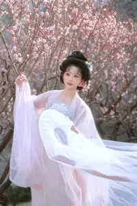 Ethereal Hanfu Beauty: Rui Rui Cai Bu Shi Cai Gou Shines in YiTuYu Vol.8619 - image 5